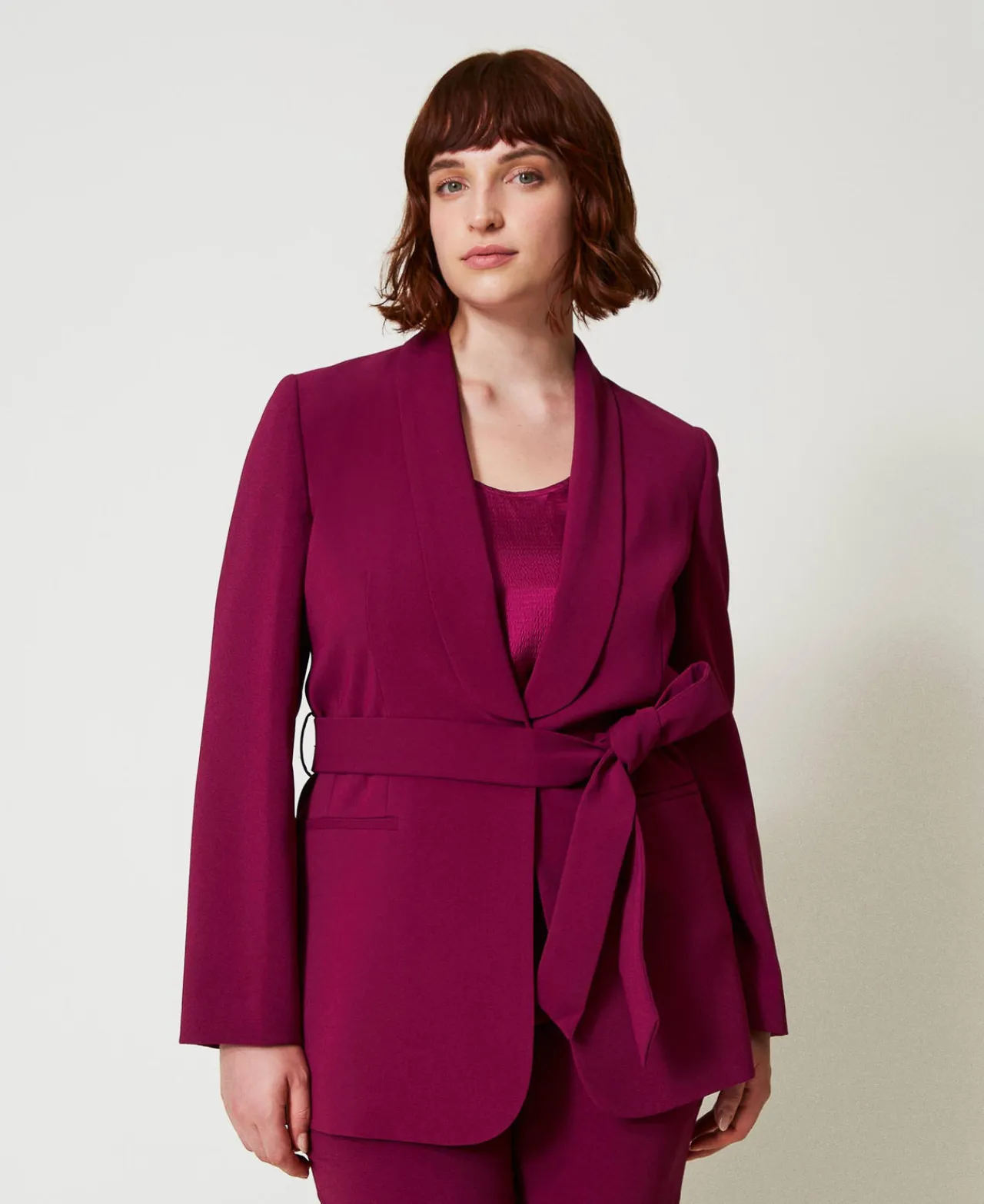 blazer_avec_ceinture_et_c_0.webp Blousons Et Doudounes | Blazers*TWINSET Milano Blazer Avec Ceinture Et Chaîne Oval T Violet « Prune Rouge »