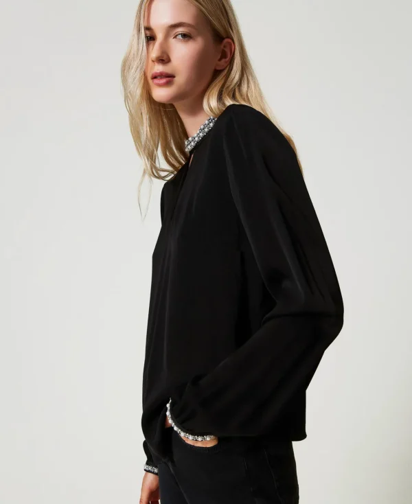blouse_en_crpe_avec_brode_2-1.webp Blouses Et Chemises*TWINSET Milano Blouse En Crêpe Avec Broderies Noir