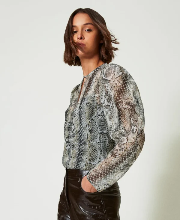blouse_en_crpon_avec_impr_2.webp Blouses Et Chemises*TWINSET Milano Blouse En Crépon Avec Imprimé Serpent Imprimé Soft Serpent
