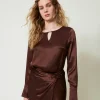 blouse_en_satin_avec_oval_2.webp Blouses Et Chemises*TWINSET Milano Blouse En Satin Avec Oval T Chocolat