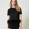 blouse_en_satin_avec_plum_0.webp Blouses Et Chemises*TWINSET Milano Blouse En Satin Avec Plumes Noir