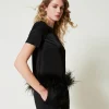 blouse_en_satin_avec_plum_2.webp Blouses Et Chemises*TWINSET Milano Blouse En Satin Avec Plumes Noir