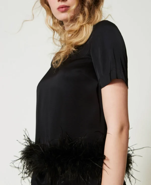 blouse_en_satin_avec_plum_4.webp Blouses Et Chemises*TWINSET Milano Blouse En Satin Avec Plumes Noir