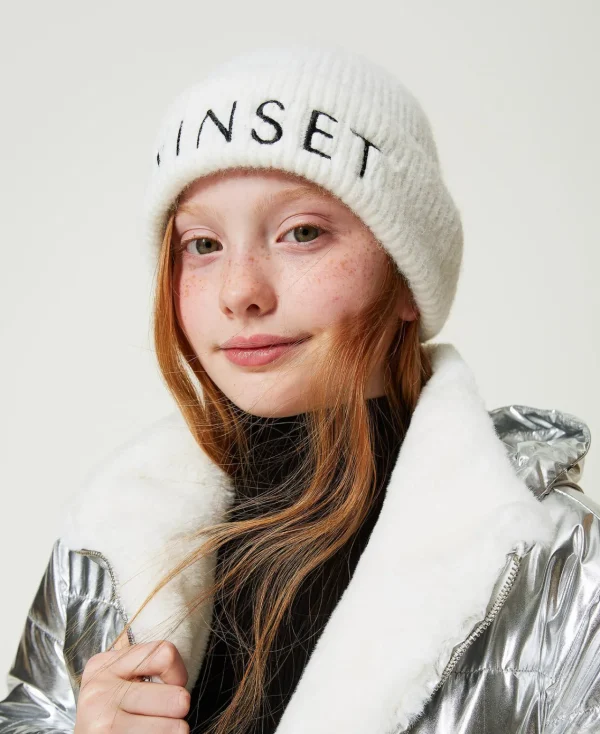 bonnet_en_maille_avec_bro_1-3.webp Accessoires*TWINSET Milano Bonnet En Maille Avec Broderie Siglée Off White