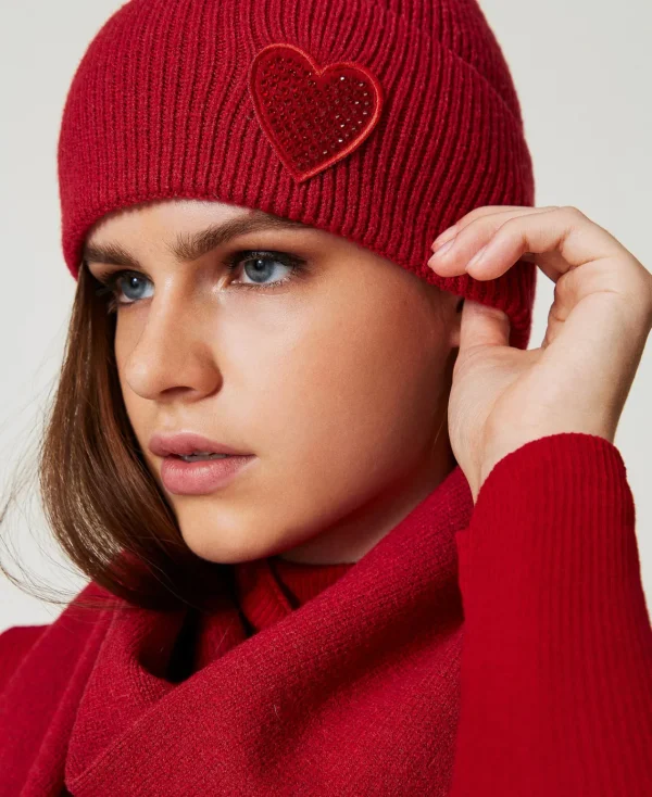 Chapeaux*TWINSET Milano Bonnet En Maille Avec Patch En Cœur Rouge Vénitien