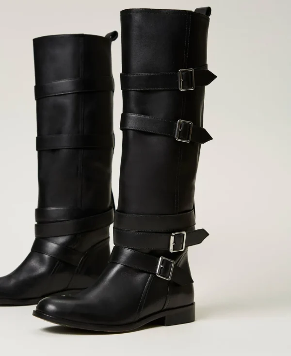 bottes_en_cuir_avec_bride_2.webp Chaussures Plates | Bottes Et Bottines*TWINSET Milano Bottes En Cuir Avec Brides Noir