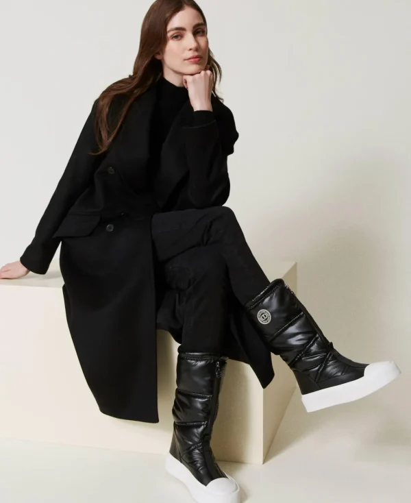 bottes_rembourres_avec_lo_1.webp Chaussures Plates | Bottes Et Bottines*TWINSET Milano Bottes Rembourrées Avec Logo Noir