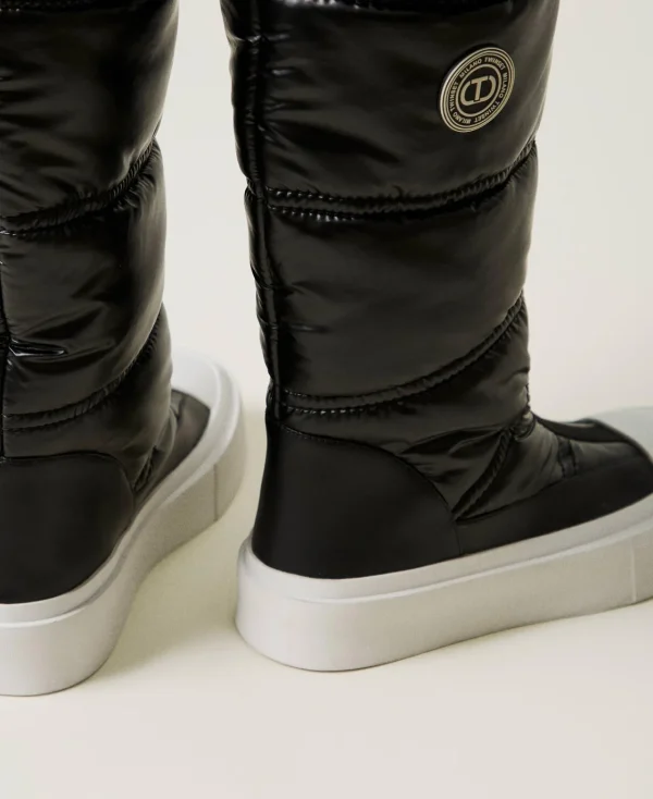 bottes_rembourres_avec_lo_3.webp Chaussures Plates | Bottes Et Bottines*TWINSET Milano Bottes Rembourrées Avec Logo Noir