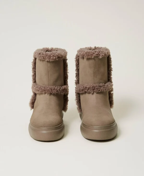 Chaussures Plates | Bottes Et Bottines*TWINSET Milano Bottines Avec Détails En Fausse Fourrure Beige Taupe