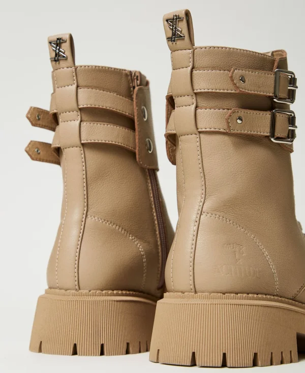 bottines_motardes_myfo_av_3.webp Bottines Motardes | Chaussures Plates*TWINSET Milano Bottines Motardes MYFO Avec Double Bride Dull Gold