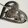 Bijoux*TWINSET Milano Broche En Cœur Avec Fleur Gris Canon de fusil