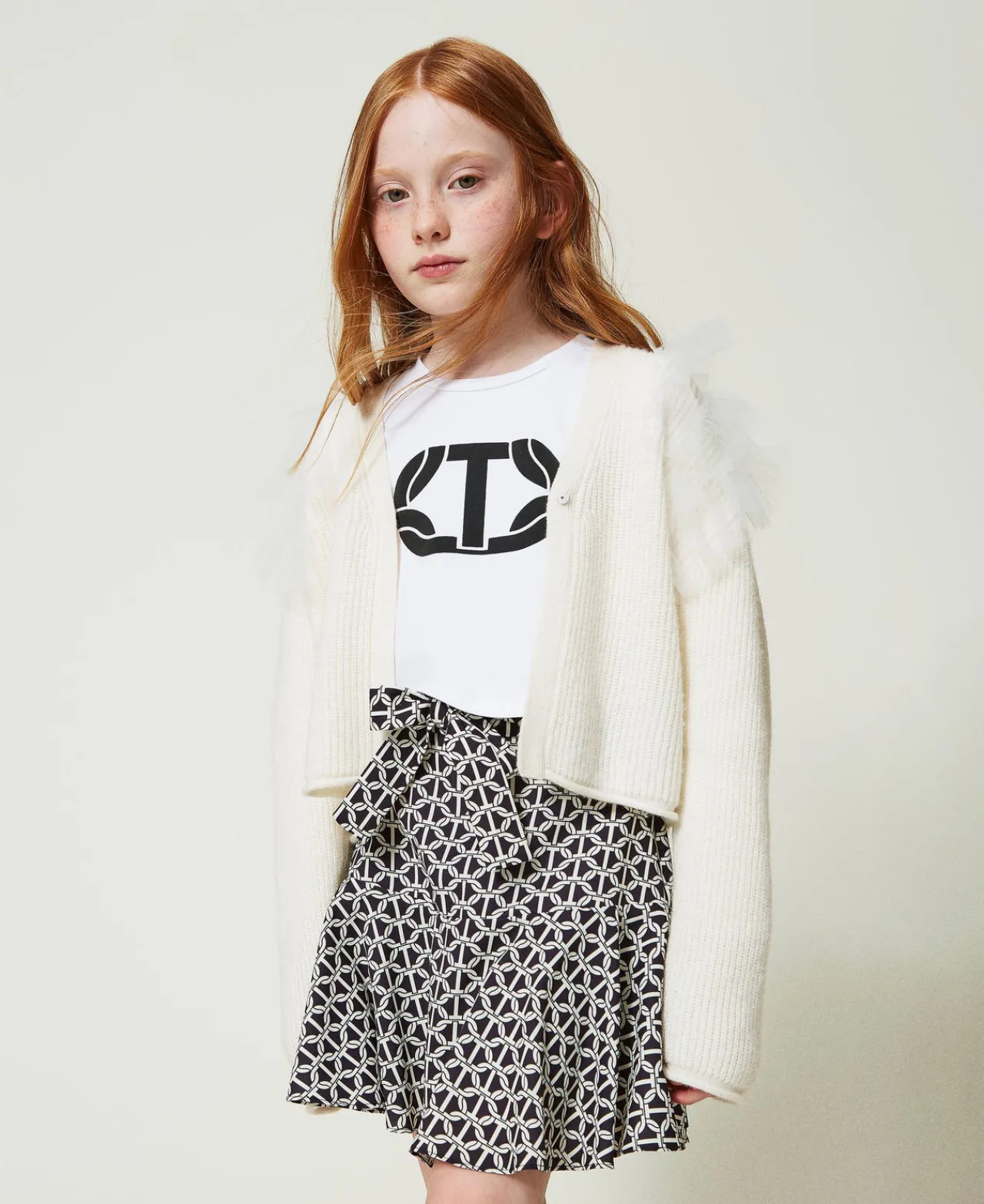 cardigan_regular_avec_vol_0.webp Pulls Et Cardigans*TWINSET Milano Cardigan Regular Avec Volants En Tulle Off White