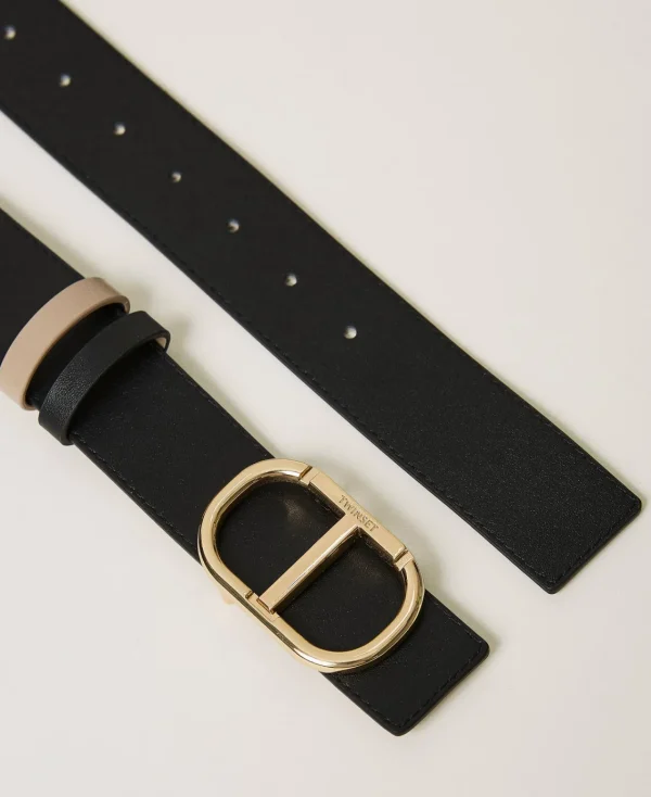 ceinture_rversible_en_cui_3.webp Ceintures*TWINSET Milano Ceinture Réversible En Cuir Avec Oval T Bicolore Noir/Beige « Light Taupe »
