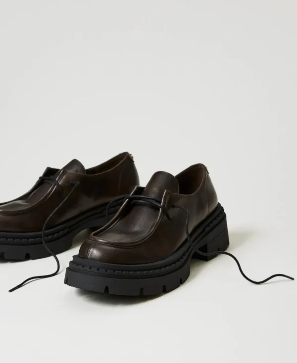 chaussures__lacets_avec_o_2.webp Chaussures Plates | Ballerines Et Mocassins*TWINSET Milano Chaussures à Lacets Avec Oval T Coffee Chocolate