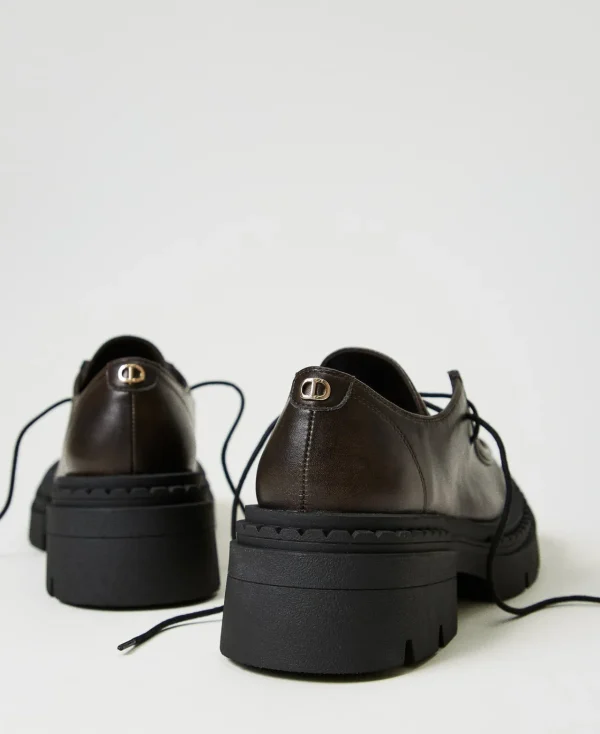 chaussures__lacets_avec_o_3.webp Chaussures Plates | Ballerines Et Mocassins*TWINSET Milano Chaussures à Lacets Avec Oval T Coffee Chocolate