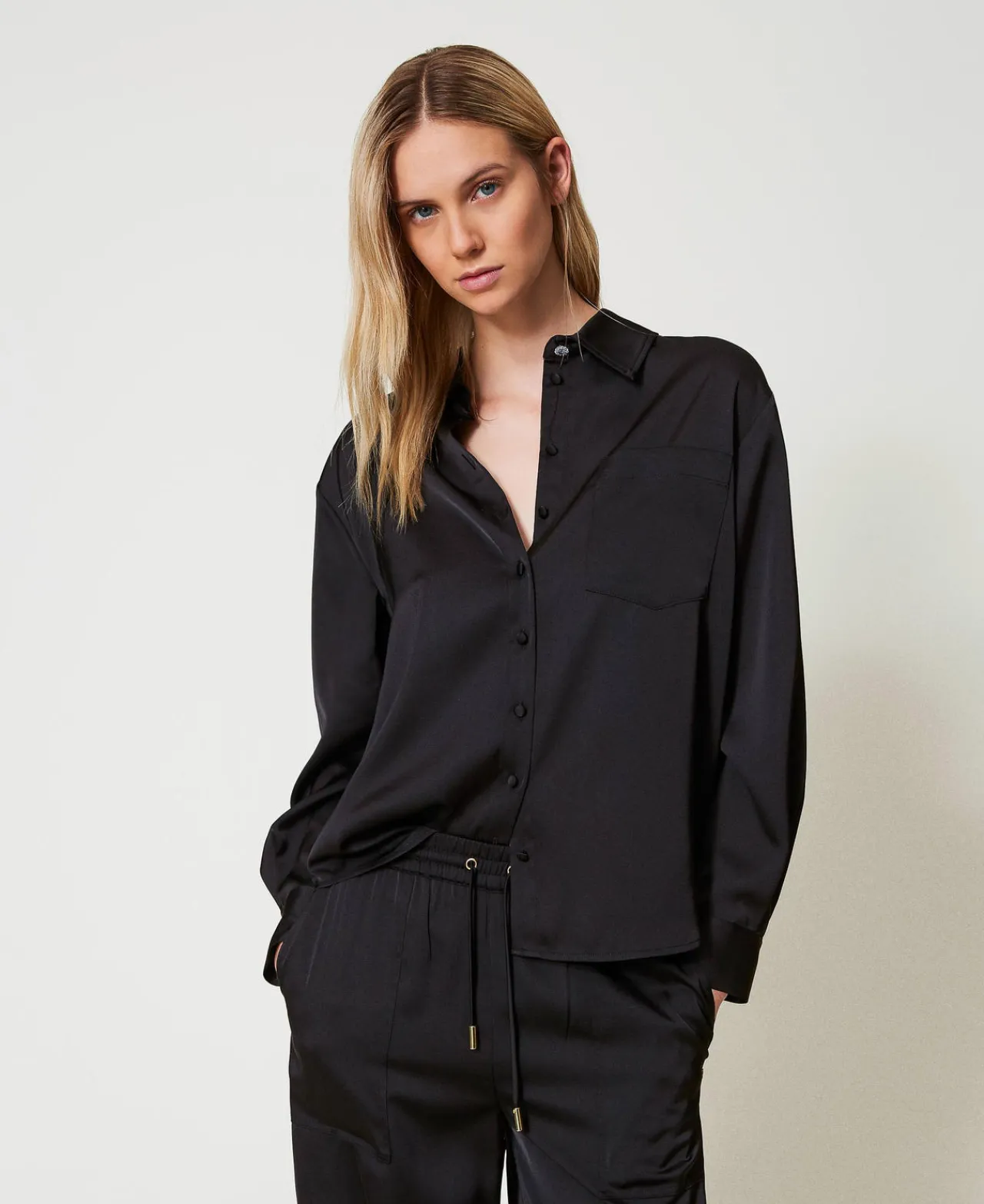 Blouses Et Chemises*TWINSET Milano Chemise En Satin Avec Bouton Bijou Noir