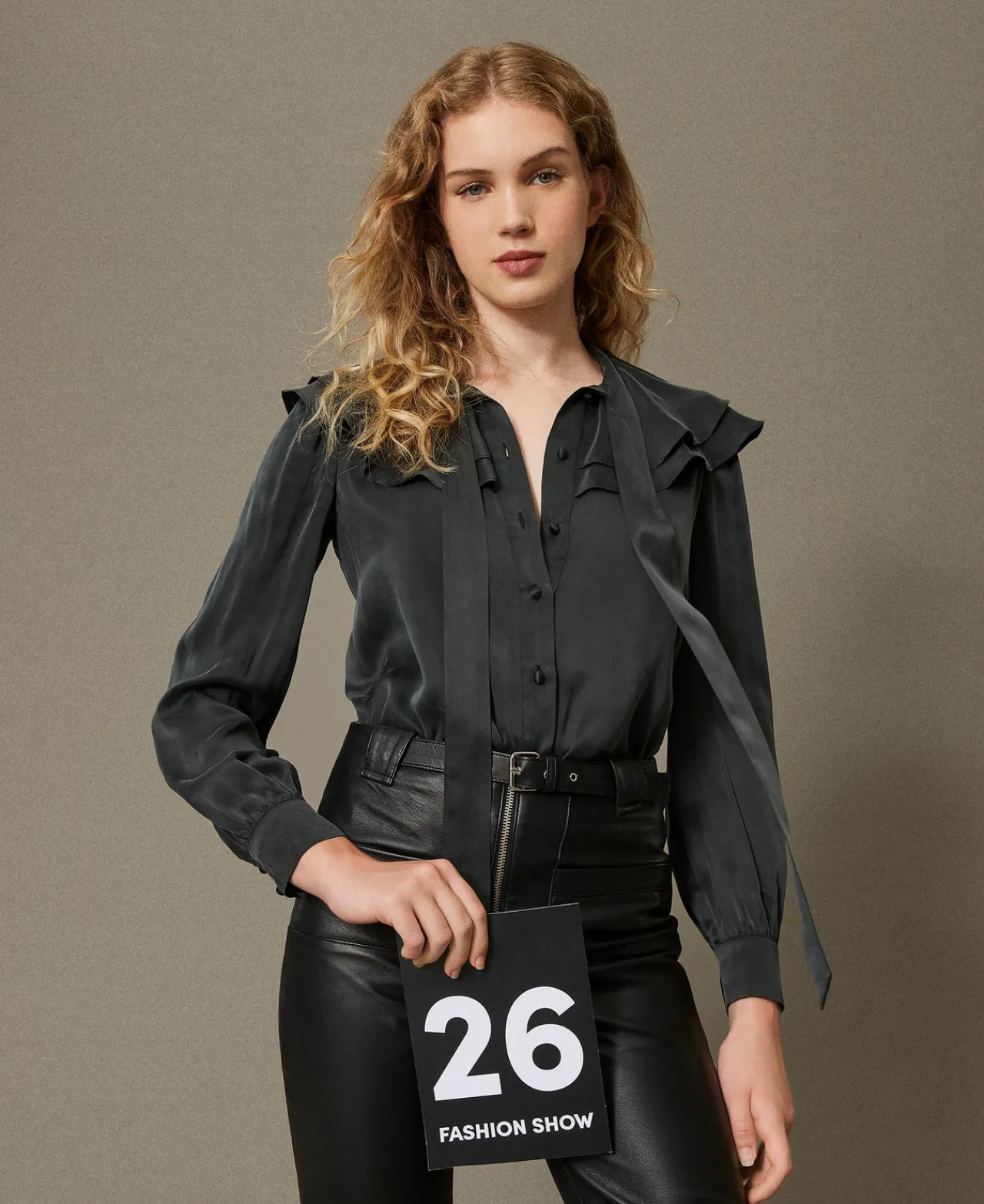 Blouses Et Chemises*TWINSET Milano Chemise En Satin De Soie Avec Volants Gris « Ardoise » Lavé