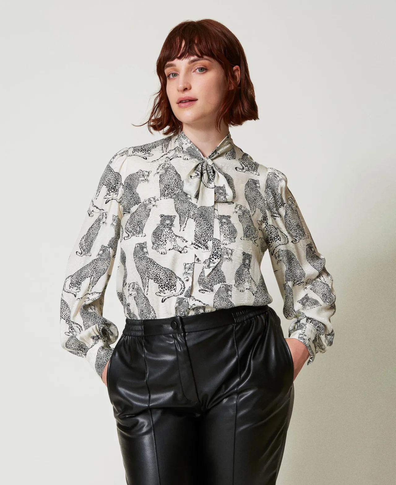 Blouses Et Chemises*TWINSET Milano Chemise Jacquard Avec Imprimé Jaguar Imprimé Jaguars Noir/Blanc Neige
