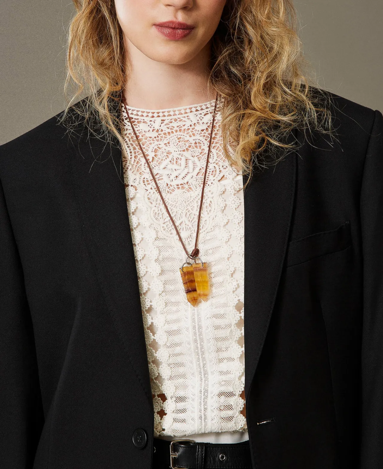 collier_rglable_avec_pier_0.webp Bijoux*TWINSET Milano Collier Réglable Avec Pierres Pendantes Jaune Ocre