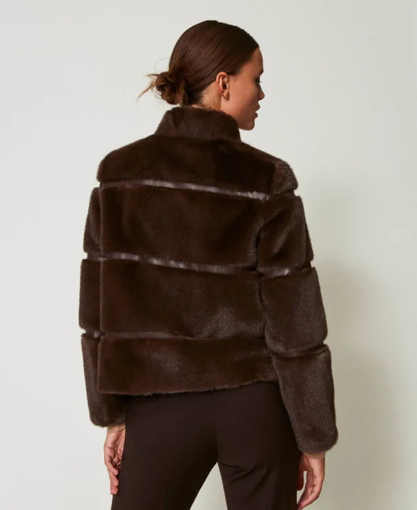 Manteaux Et Trenchs*TWINSET Milano Manteau Court En Fausse Fourrure Avec Incrustations Coffee Chocolate