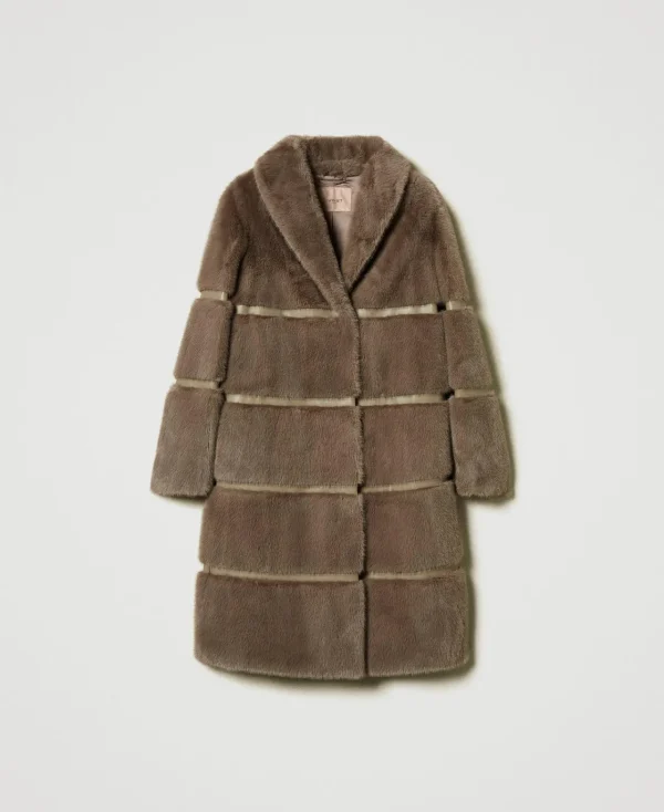 manteau_en_fausse_fourrur_1.webp Manteaux Et Trenchs*TWINSET Milano Manteau En Fausse Fourrure Avec Incrustations Taupe Foncé