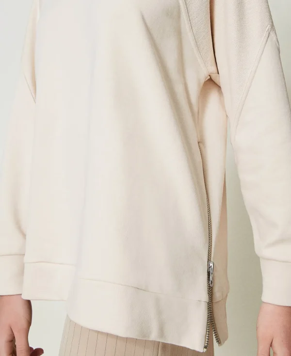 maxi_sweatshirt_avec_logo_4.webp Sweat-Shirts*TWINSET Milano Maxi Sweat-shirt Avec Logo Blanc « Old White »