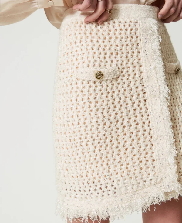 minijupe_en_maille_jacqua_0.webp Jupes*TWINSET Milano Mini-jupe En Maille Jacquard Point Filet Blanc « Old White »