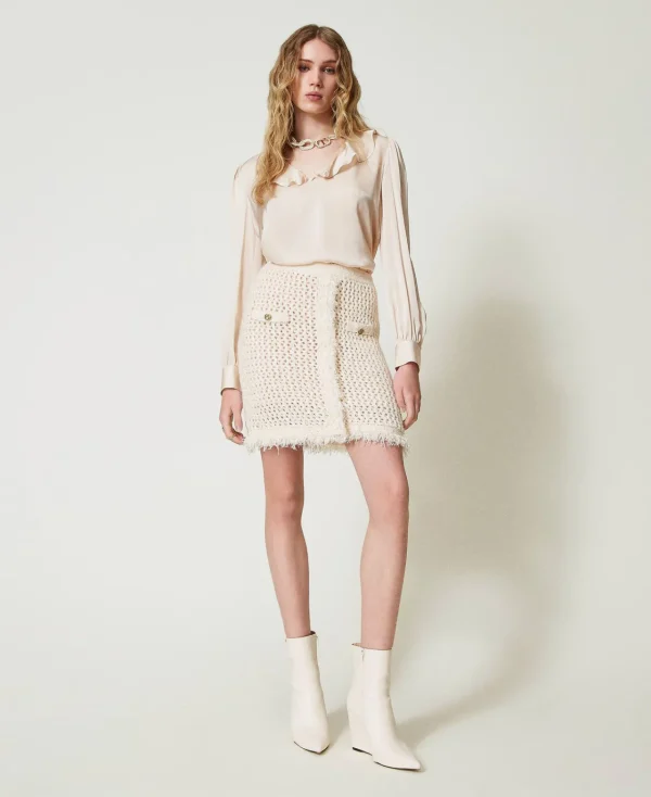 minijupe_en_maille_jacqua_2.webp Jupes*TWINSET Milano Mini-jupe En Maille Jacquard Point Filet Blanc « Old White »