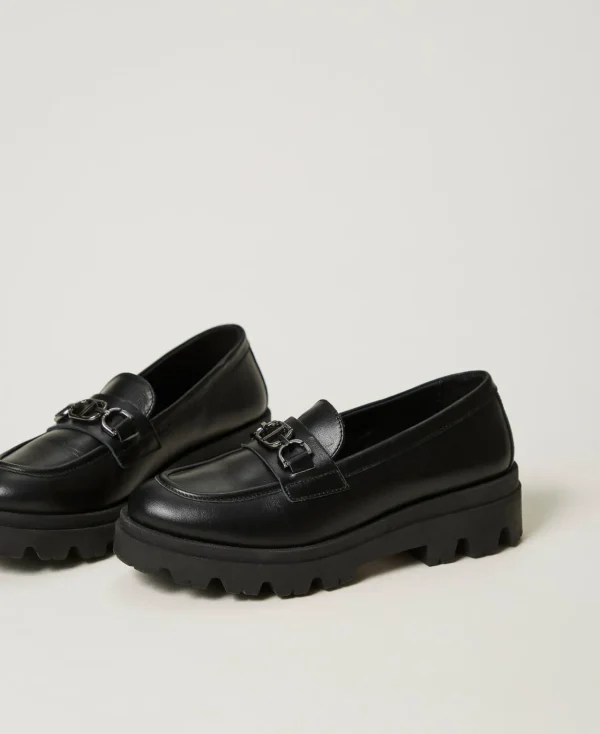 mocassins_en_cuir_avec_ov_1.webp Chaussures*TWINSET Milano Mocassins En Cuir Avec Oval T Noir