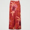 pantalon_ample_en_satin_f_1.webp Pantalons Larges Et Palazzo*TWINSET Milano Pantalon Ample En Satin Floral Grandes Fleurs Rouge/Red Plum
