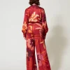 pantalon_ample_en_satin_f_3.webp Pantalons Larges Et Palazzo*TWINSET Milano Pantalon Ample En Satin Floral Grandes Fleurs Rouge/Red Plum
