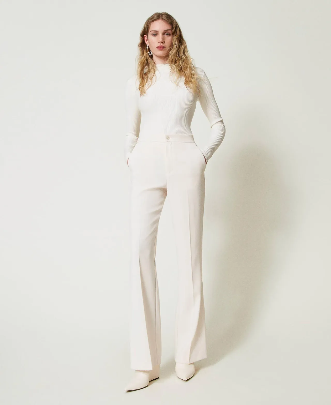 pantalon_droit_avec_fente_0.webp Pantalons Élégants | Pantalons Droits Et Cigarette*TWINSET Milano Pantalon Droit Avec Fentes Blanc « Old White »
