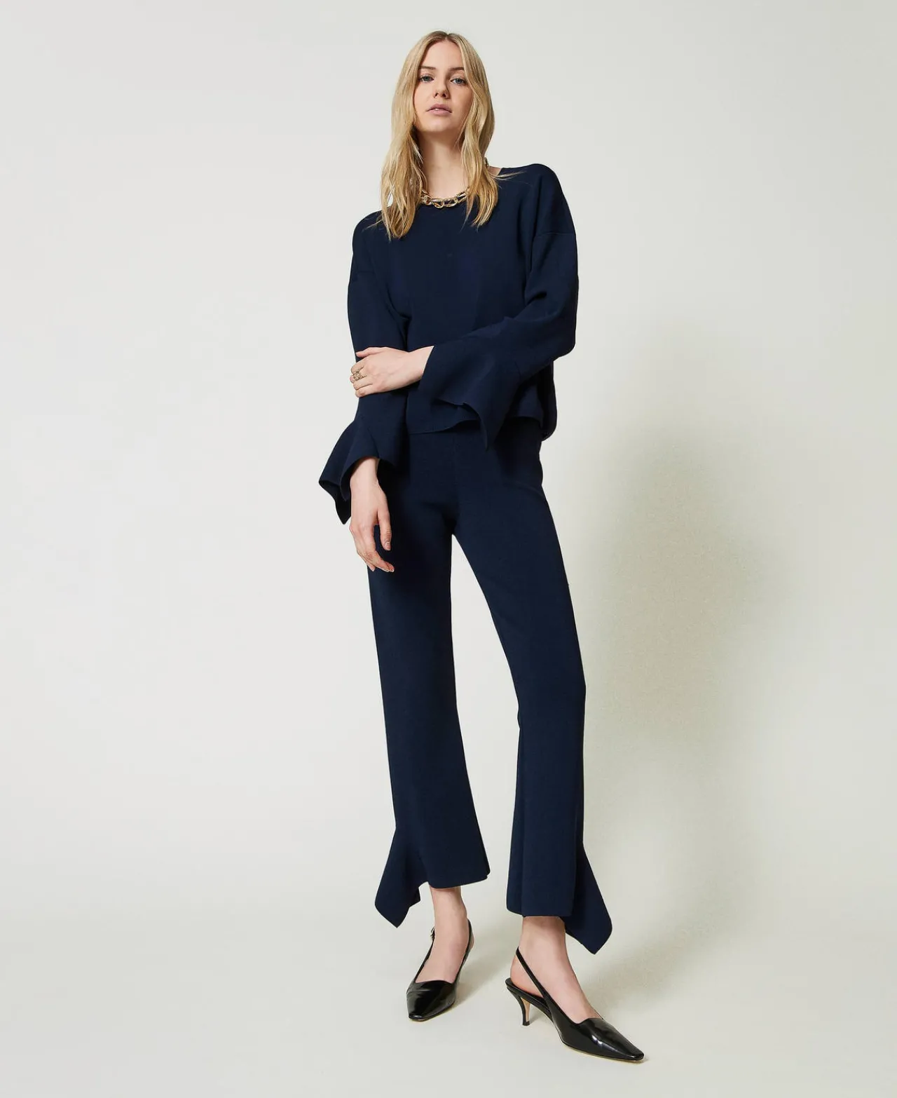 pantalon_vas_en_maille_av_0.webp Pantalons Évasés*TWINSET Milano Pantalon évasé En Maille Avec Volant Indigo