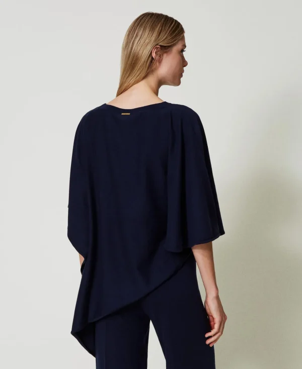 poncho_asymtrique_en_mail_3.webp Ponchos*TWINSET Milano Poncho Asymétrique En Maille Bleu Blackout