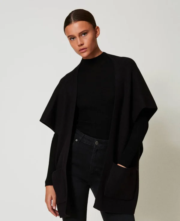 poncho_en_maille_avec_bro_0.webp Ponchos*TWINSET Milano Poncho En Maille Avec Broderie Siglée Noir