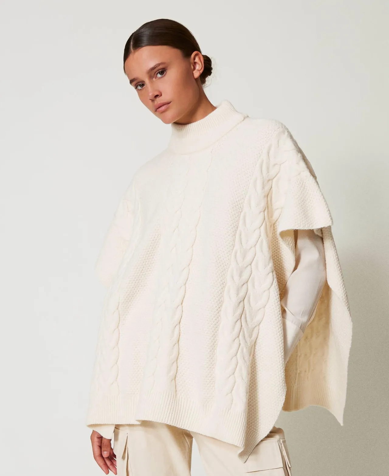 poncho_en_maille_avec_tor_0.webp Ponchos*TWINSET Milano Poncho En Maille Avec Torsades Blanc Antique White