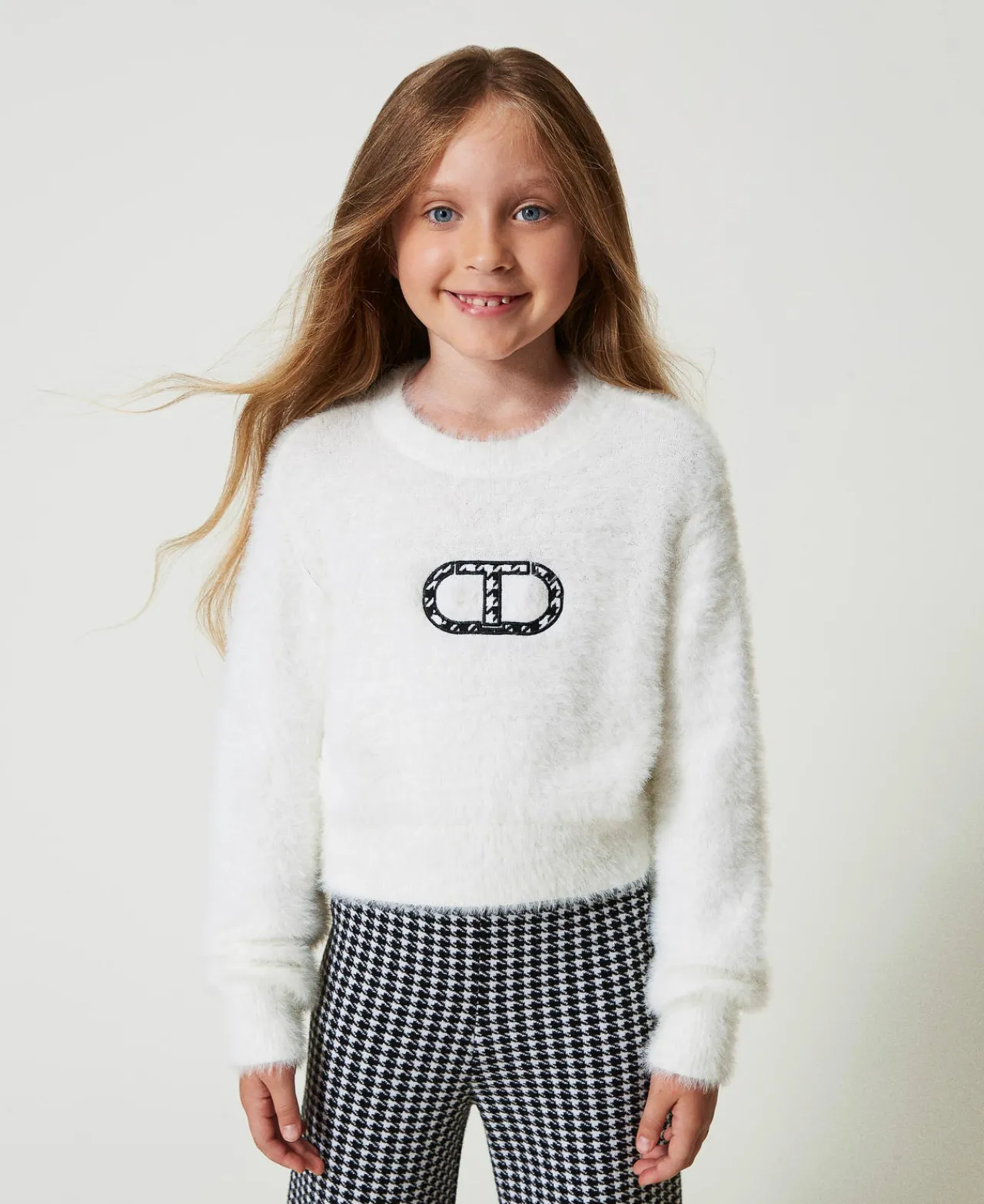 pull_effet_fourrure_avec__0.webp Pulls Et Cardigans*TWINSET Milano Pull Effet Fourrure Avec Logo Oval T Off White