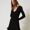 robe_courte_en_maille_ave_0.webp Robes En Maille | Robes Courtes*TWINSET Milano Robe Courte En Maille Avec Fleurs Et Plumes Noir