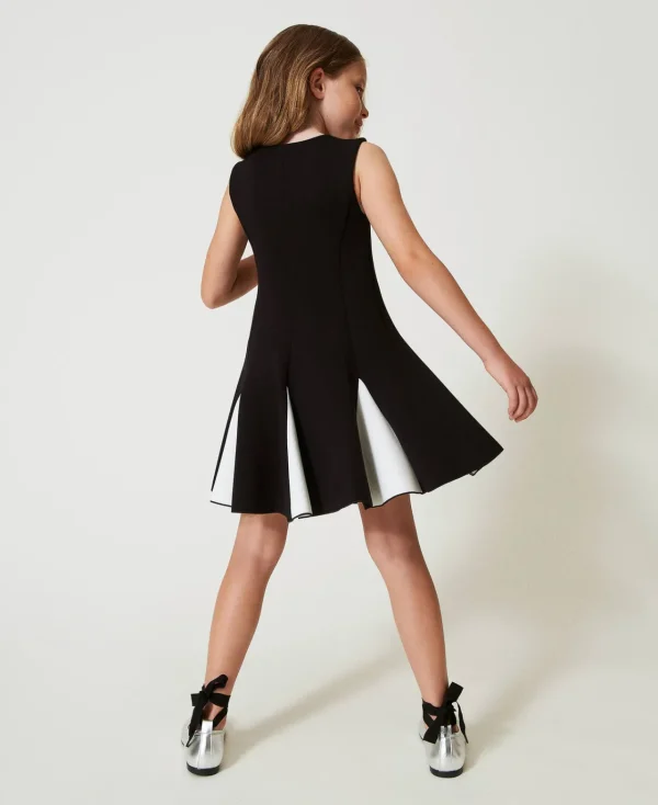 robe_courte_en_scuba_bico_3.webp Robes*TWINSET Milano Robe Courte En Scuba Bicolore Bicolore Noir / Blanc Cassé
