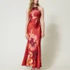robe_longue_en_satin_flor_0-1.webp Robes De Cérémonie | Robes Élégantes*TWINSET Milano Robe Longue En Satin Floral Avec Encolure Américaine Grandes Fleurs Rouge/Red Plum
