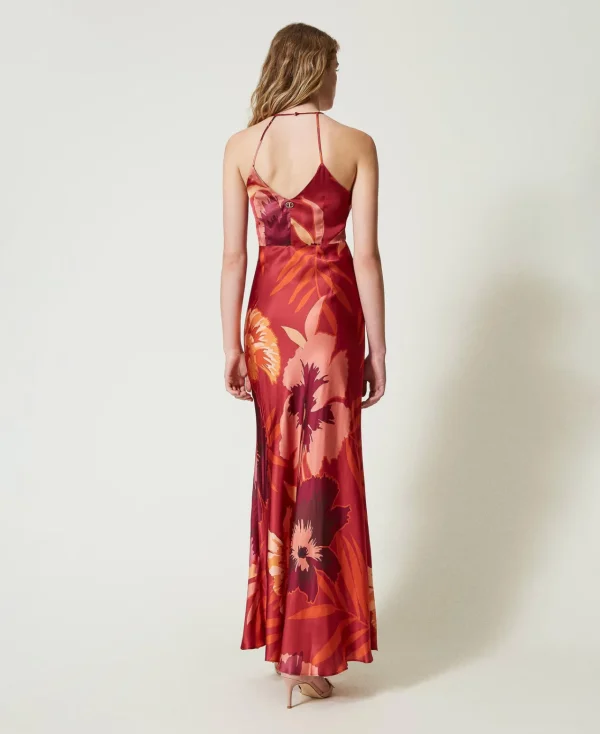 robe_longue_en_satin_flor_3-1.webp Robes De Cérémonie | Robes Élégantes*TWINSET Milano Robe Longue En Satin Floral Avec Encolure Américaine Grandes Fleurs Rouge/Red Plum