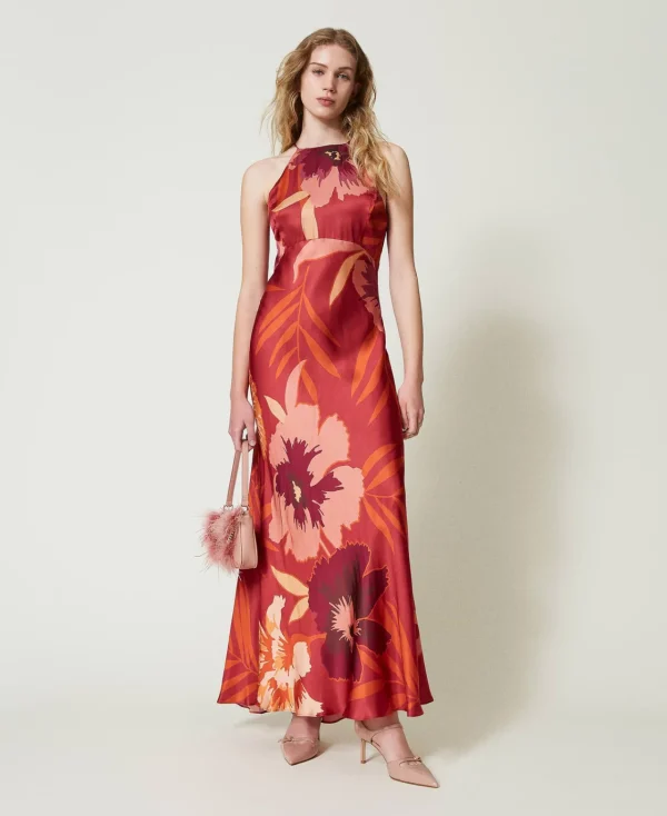 robe_longue_en_satin_flor_5.webp Robes De Cérémonie | Robes Élégantes*TWINSET Milano Robe Longue En Satin Floral Avec Encolure Américaine Grandes Fleurs Rouge/Red Plum