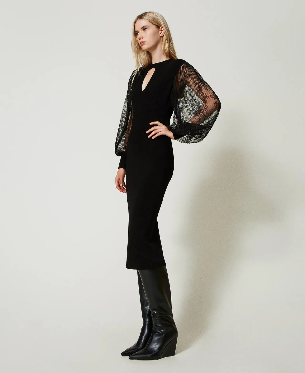 robe_midi_en_maille_et_de_0.webp Robes De Cérémonie | Robes Élégantes*TWINSET Milano Robe Midi En Maille Et Dentelle Noir