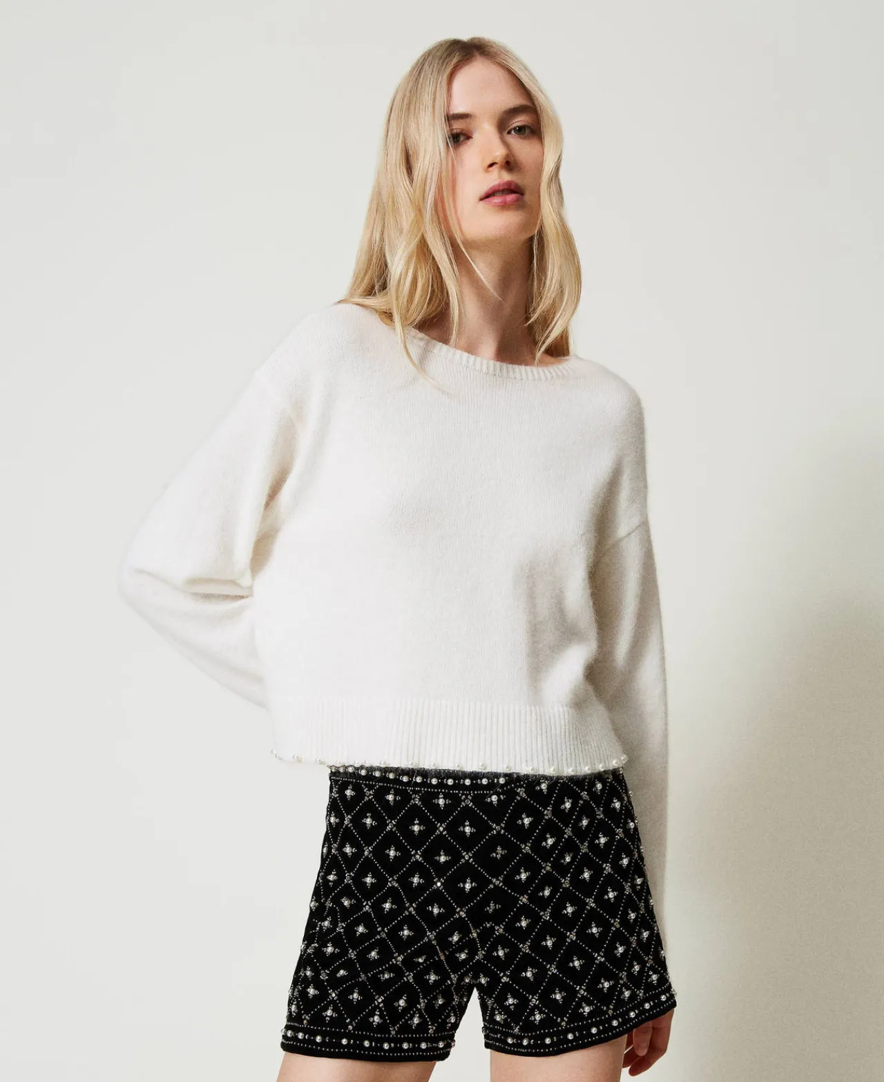 Pantalons Élégants | Shorts*TWINSET Milano Short En Velours Brodé Noir