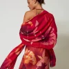 tole_avec_imprim_floral_1.webp Écharpes*TWINSET Milano Étole Avec Imprimé Floral Grandes Fleurs Rouge/Red Plum