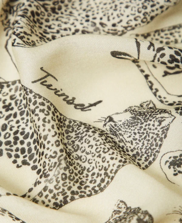 tole_avec_imprim_jaguars_2.webp Écharpes*TWINSET Milano Étole Avec Imprimé Jaguars Imprimé Jaguars Noir/Blanc Neige