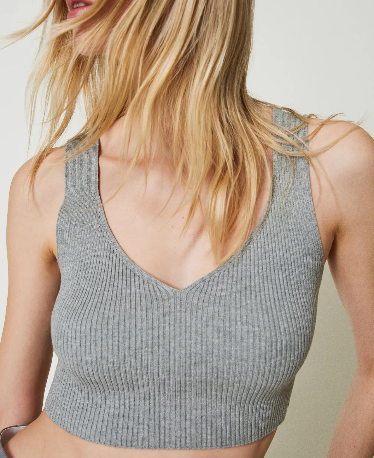 top_cropped_en_maille_cte_0.webp T-Shirts Et Tops*TWINSET Milano Top Cropped En Maille Côtelée Gris Chiné Foncé