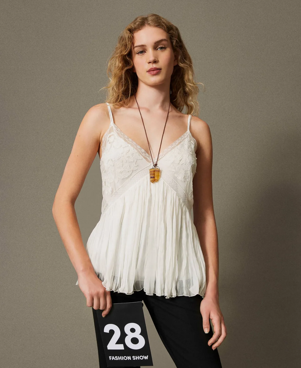 top_en_crpon_et_tulle_0.webp T-Shirts Et Tops*TWINSET Milano Top En Crépon Et Tulle Blanc « Butter Cookie »