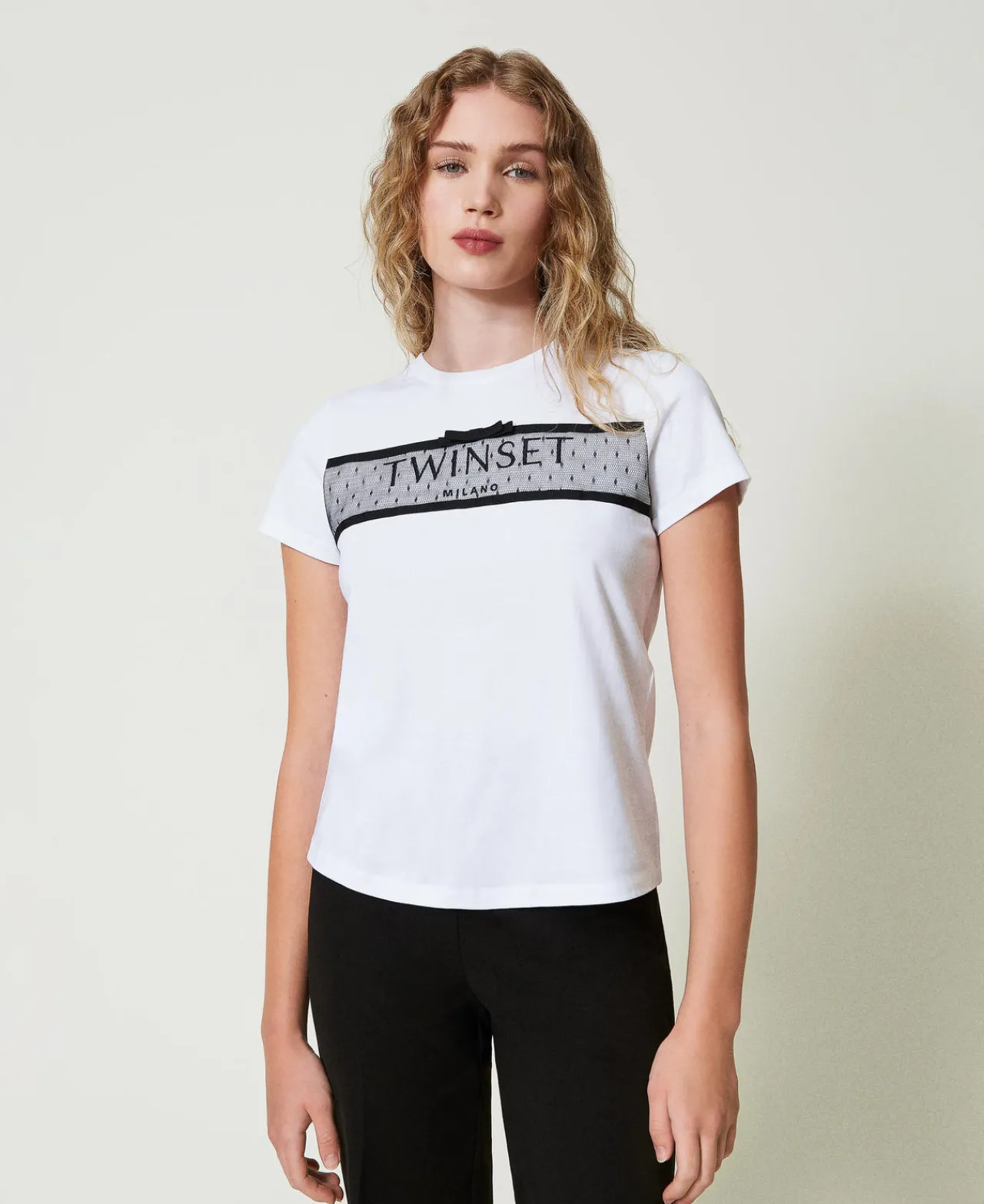 tshirt_avec_volant_en_tul_0.webp T-Shirts Et Tops*TWINSET Milano T-shirt Avec Volant En Tulle Et Broderie Siglée Blanc