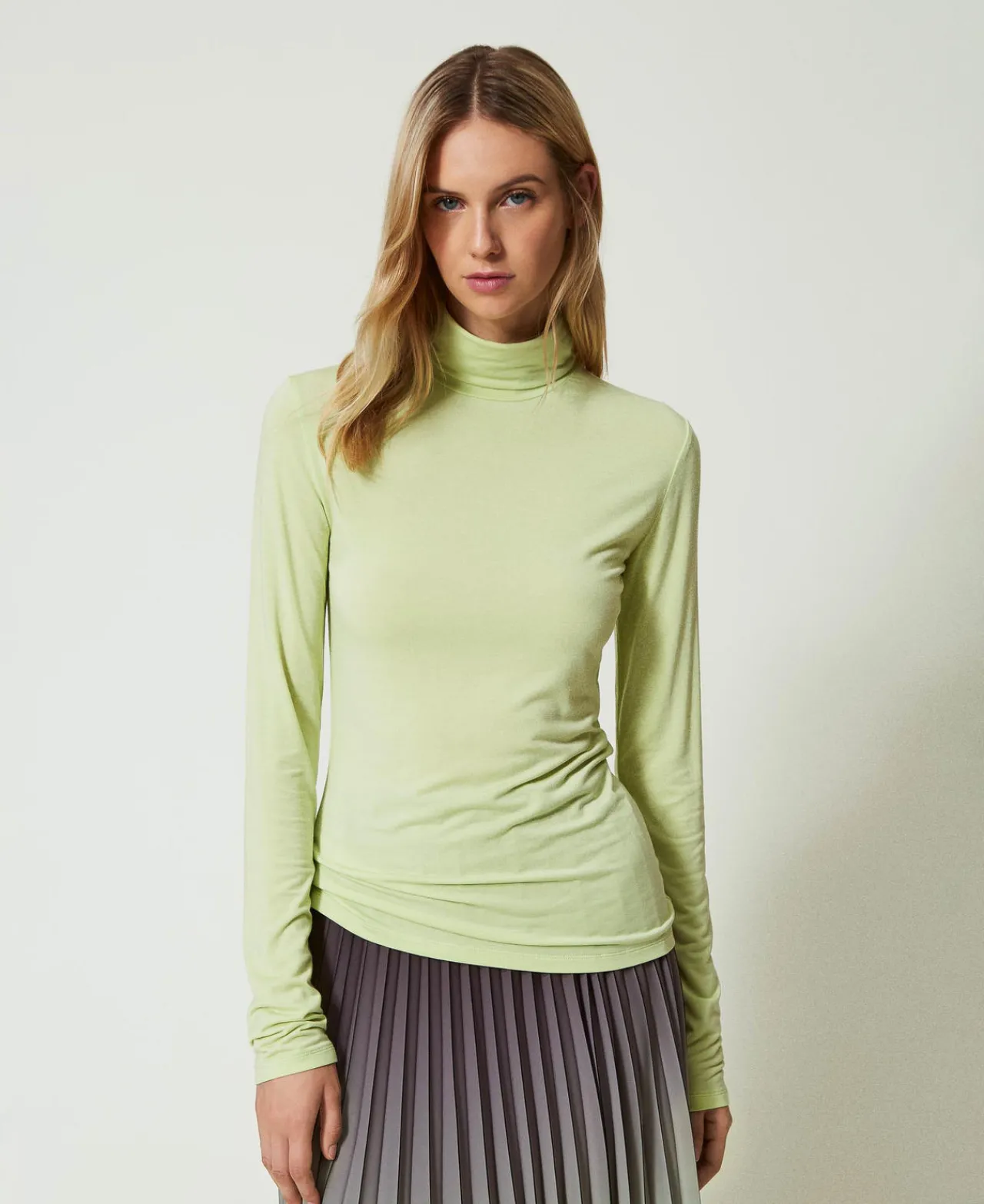 T-Shirts Et Tops*TWINSET Milano T-shirt Col Roulé Avec Broderie Siglée Vert « Soft Lime »